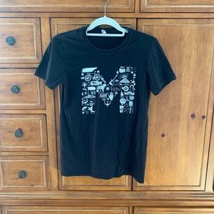 Black T-shirt, small
